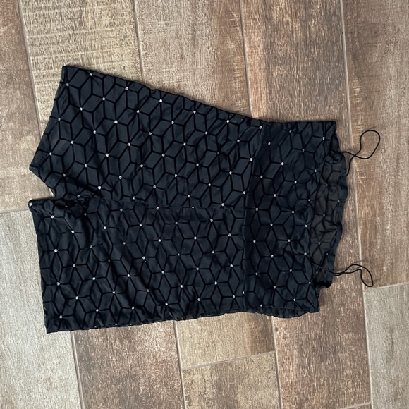 Geometric mesh romper - Picture 1 of 3
